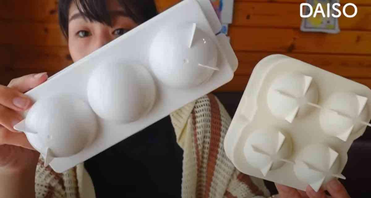 ダイソーの「アイスボールメーカー」と3coinsの「アイスボールメーカー」